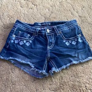 LN Maurices jean shorts size 5/6